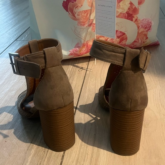 Universal thread Heeled cut out booties tan - Picture 3 of 4